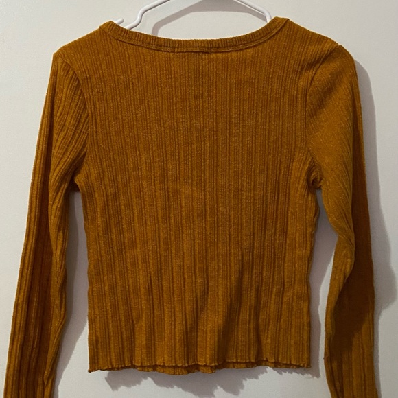 Burnt yellow lettuce trim long sleeve with buttons - Picture 3 of 3